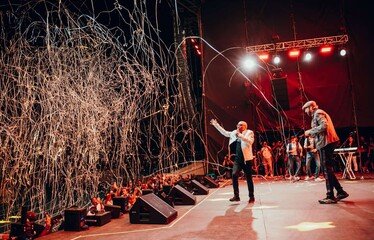 Ramón Orlando: tocó piano, cantó, bailó y saltó de alegría en una noche inolvidable de merengue